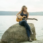 Elisabeth on the Rocks, with guitar Photo by Bee&Gio