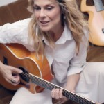 Elisabeth in white, with guitar Photo by Bee&Gio 15x22 cm / 300dpi - 13,6 mb